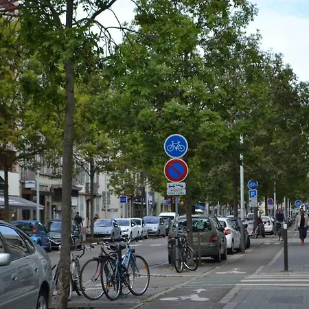 Meuble Plume-parking-quartier Vivant Apartment