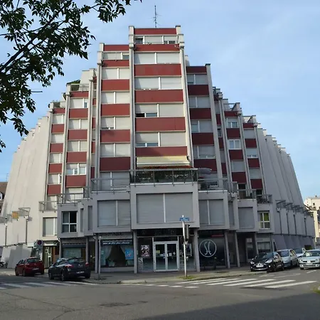 Apartment Meuble Plume-parking-quartier Vivant Strasbourg